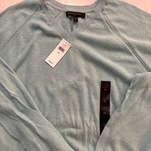 Banana Republic Men’s V-neck sweater